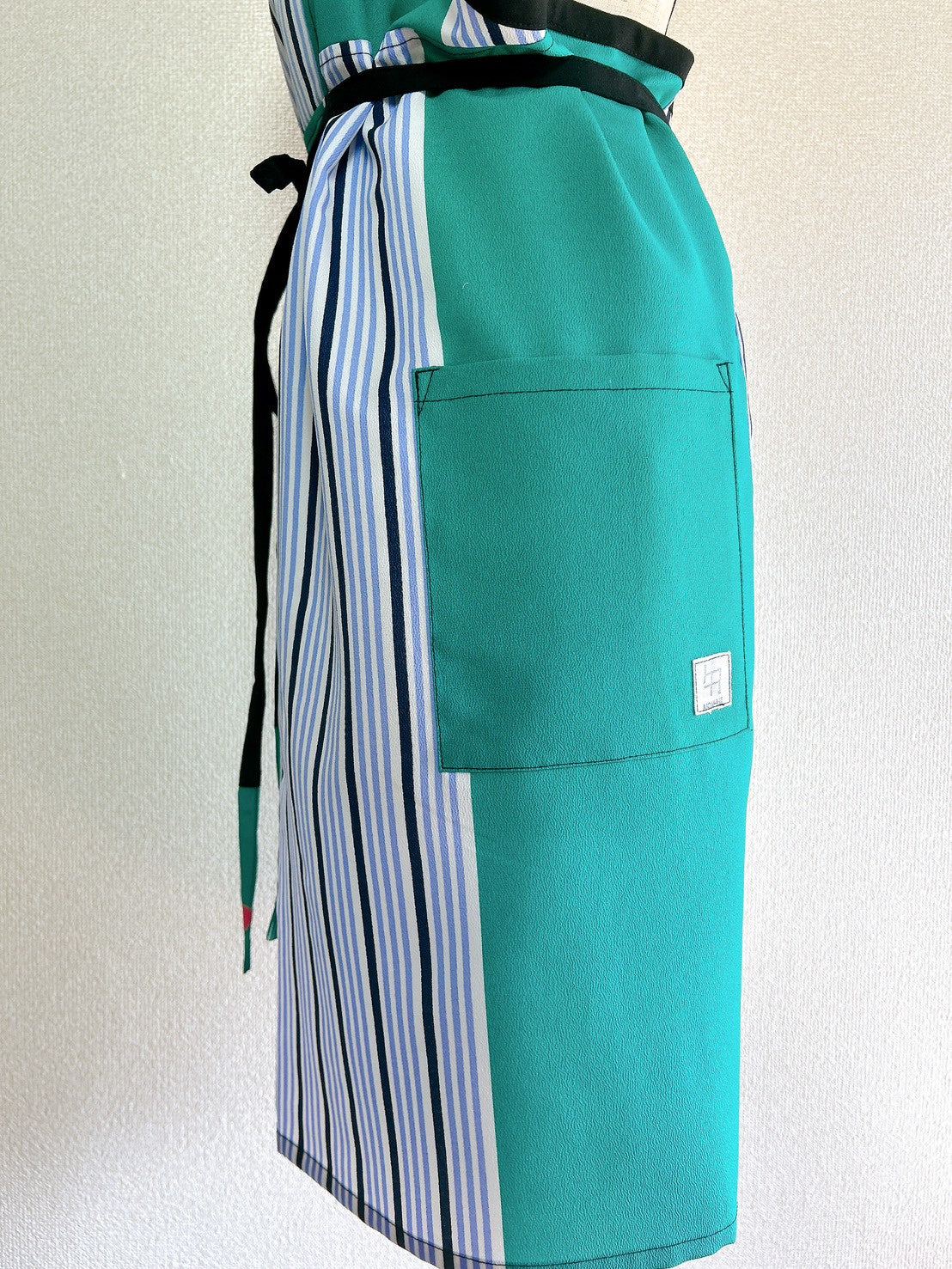 MOMME キッチンエプロン　MOAP16D15